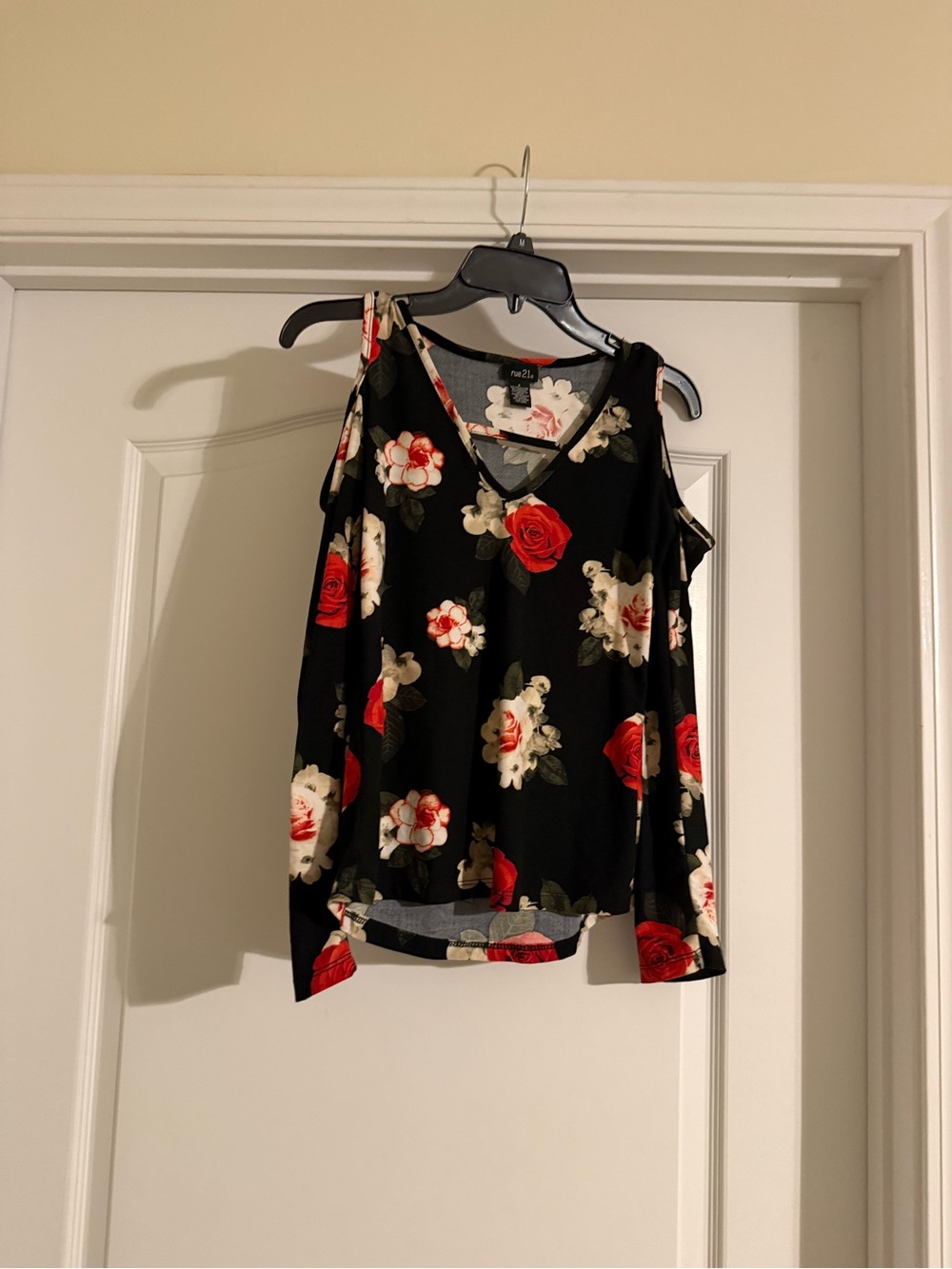 Rue21 Black Cold-Shoulder Floral V-Neck Top with Red and Cream Roses
